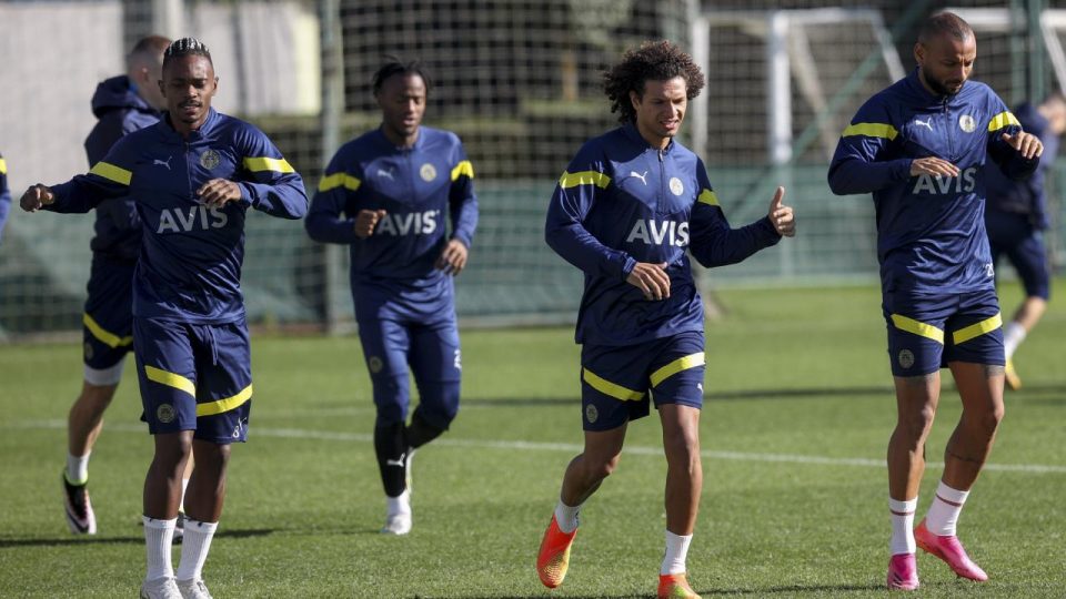 Fenerbahçe 5 eksikle Sivasspor karşısına çıkacak