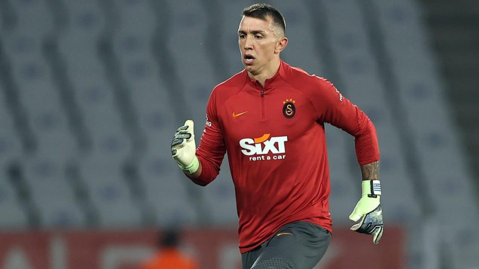 Fernando Muslera’nın Beşiktaş derbisi karnesi
