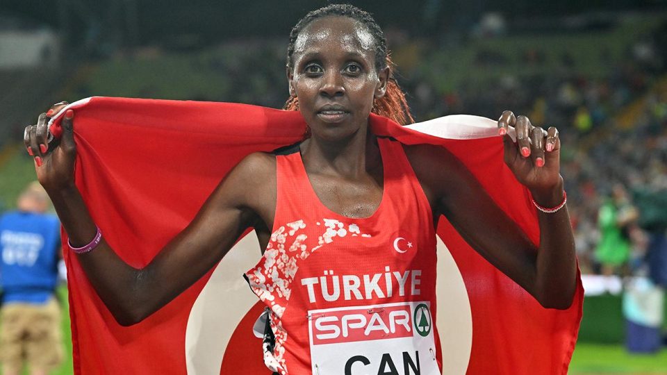 Milli atlet Yasemin Can İspanya’da birinci oldu