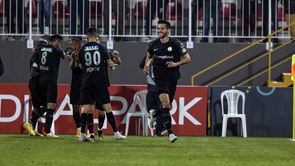 Ümraniyespor 3 puanla tanıştı