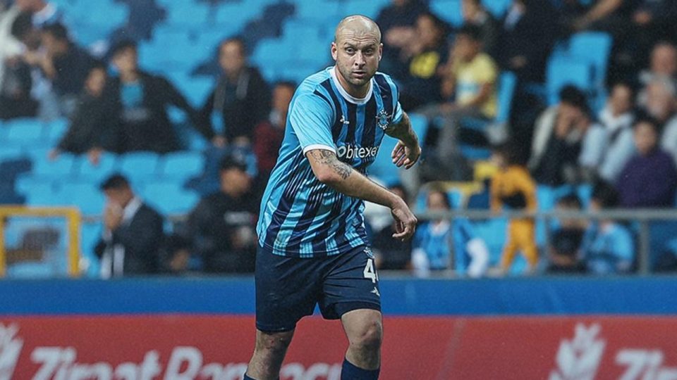 Adana Demirspor Yaroslav Rakitksyi ile yollarını ayırdı