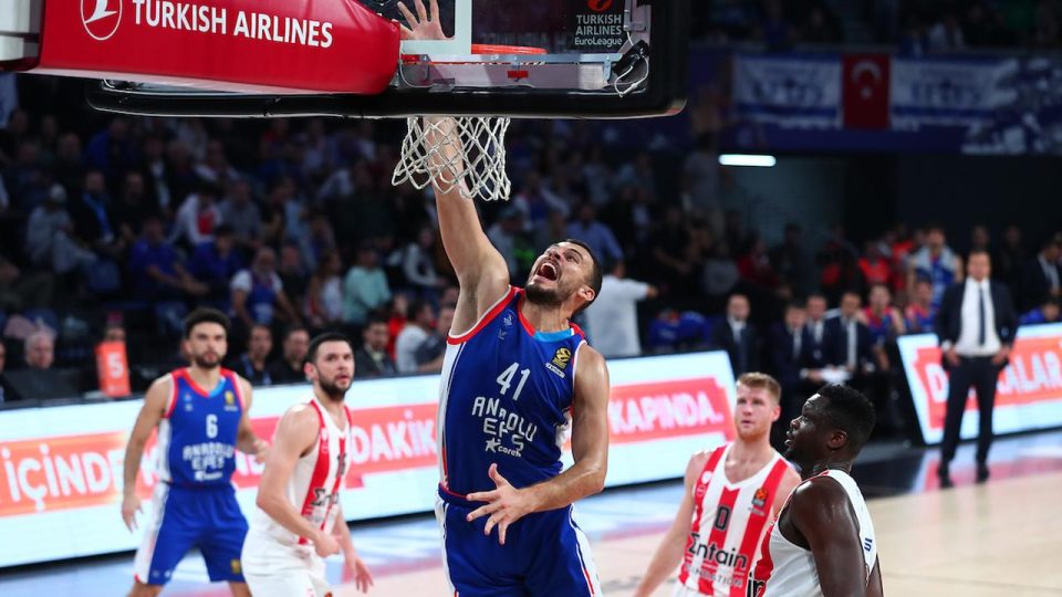 Anadolu Efes Olympiakos’u devirdi