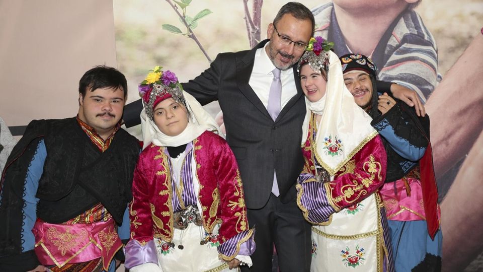 Bakan Kasapoğlu Dünya Gönüllüler Günü Programı’nda gençlerle buluştu