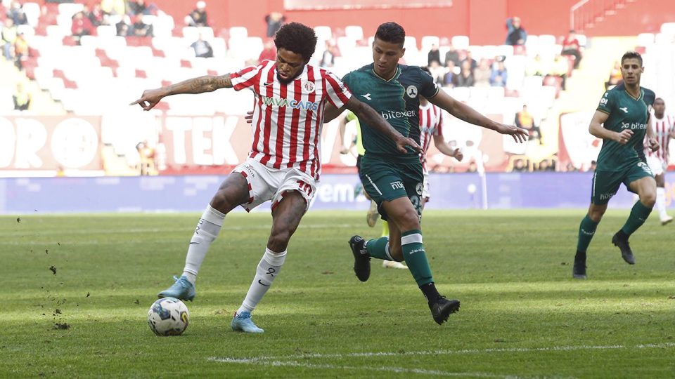 Antalya’da gol var kazanan yok
