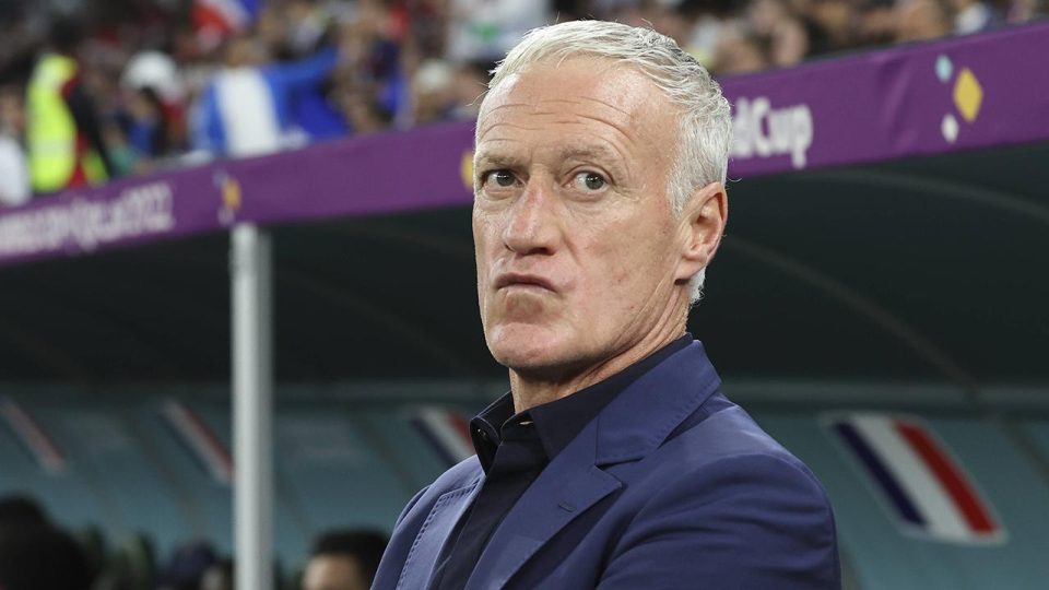 Fransa’da teknik direktör Deschamps’ın sözleşmesi uzatıldı