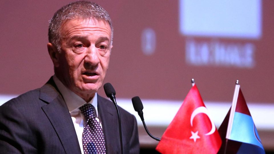 Ahmet Ağaoğlu: Takım otobüsü depremzedeleri getiriyor