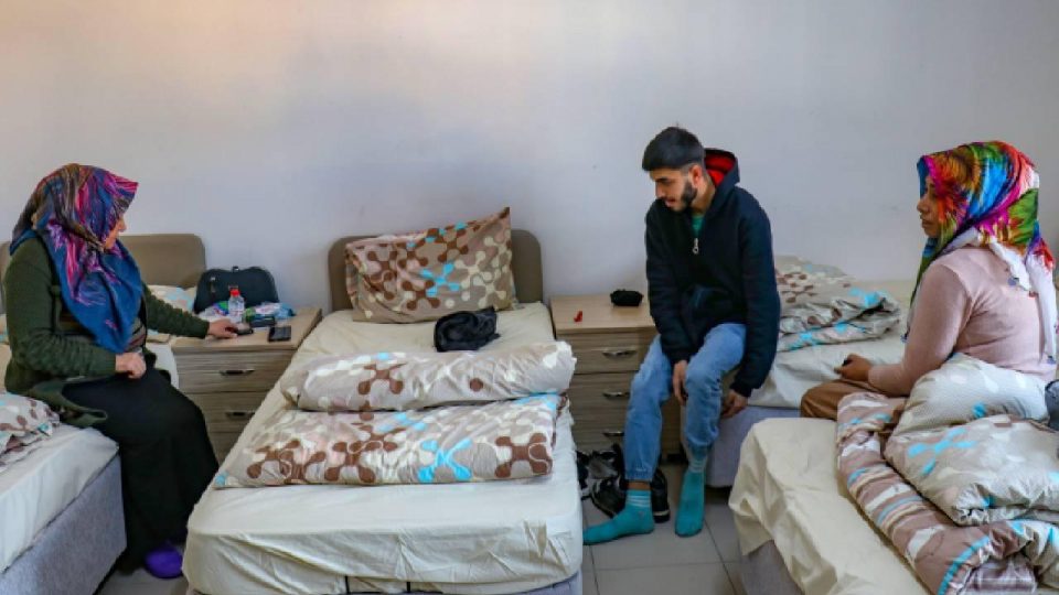 Bakan Kasapoğlu: 200 bine yakın vatandaşımızı tesislerde misafir ediyoruz
