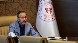 Bakan Kasapoğlu: Spor sahaları siyaset alanları değildir