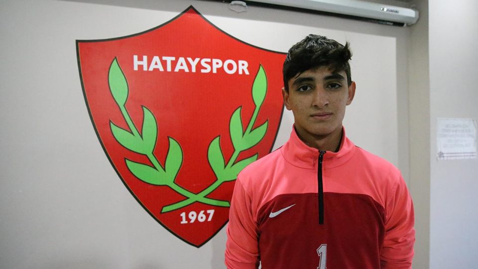 Hatayspor’un genç kalecisi milli takımda kalıcı olmak istiyor
