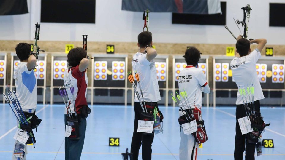 Yıldızlar Salon Okçuluk Türkiye Şampiyonası Samsun’da başladı