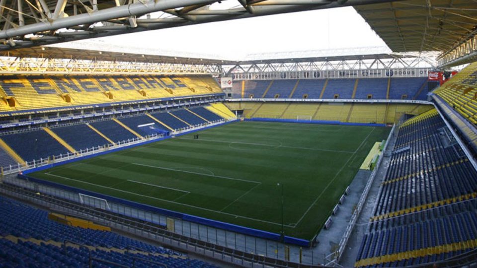 Fenerbahçe-Beşiktaş derbisinde siyah-beyazlı taraftarlar stada alınmayacak