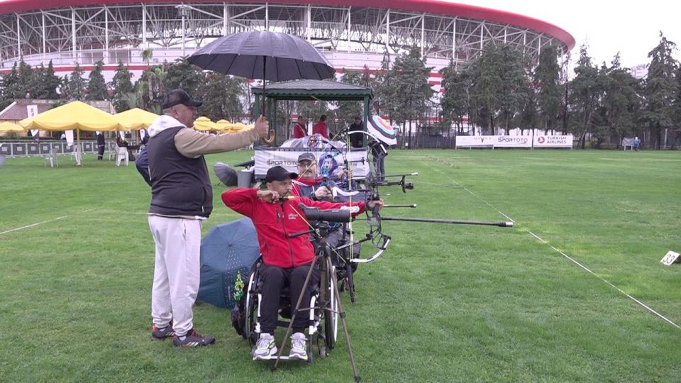 Para Okçuluk Federasyon Kupası yarışması Antalya’da başladı
