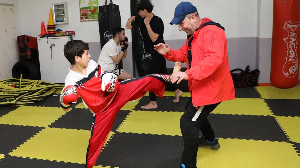 Türkiye şampiyonu depremzede sporcular çalışmalarını Rize’de sürdürüyor