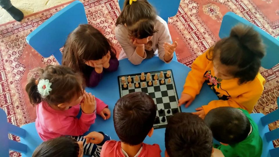 “Türkiye Satrançla Tek Yürek Oluyor” projesiyle depremzede çocuklara moral