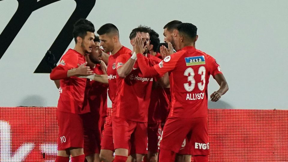 Ümraniyespor’un hedefi Süper Lig’de kalmak