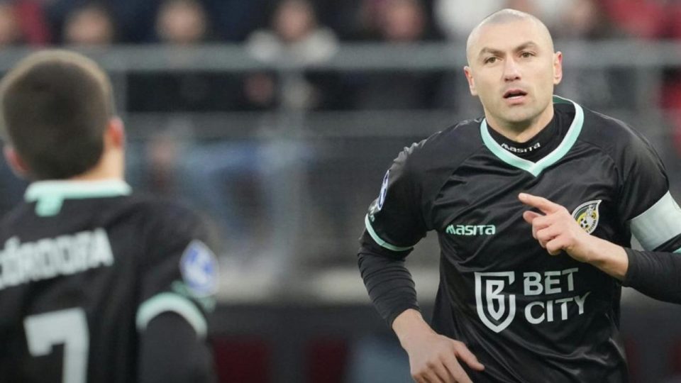 Burak Yılmaz’dan şaşırtan veda