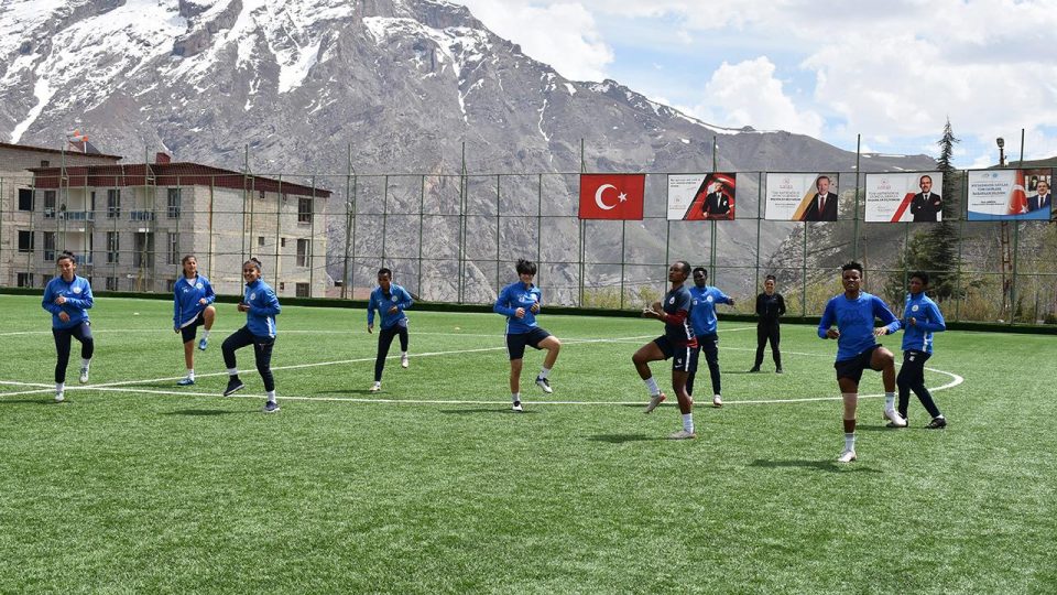 Kadrosunu güçlendiren Hakkarigücü play-off turunu geçmek istiyor