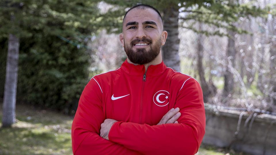 Milli güreşçi Feyzullah Aktürk Avrupa şampiyonu