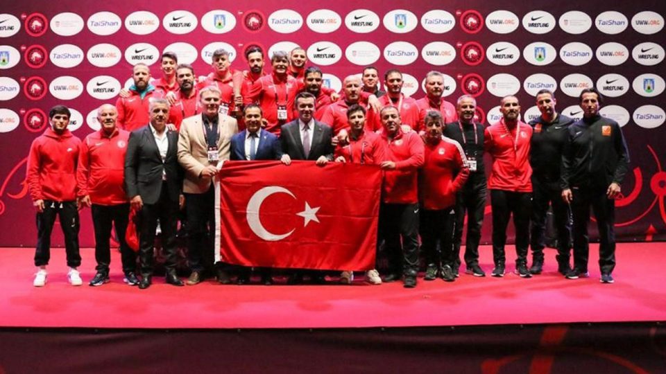 Serbest Güreş Milli Takımı Avrupa 3’üncüsü oldu