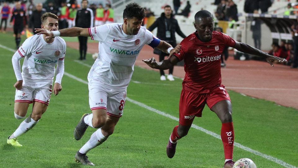 Sivasspor Antalyaspor deplasmanında