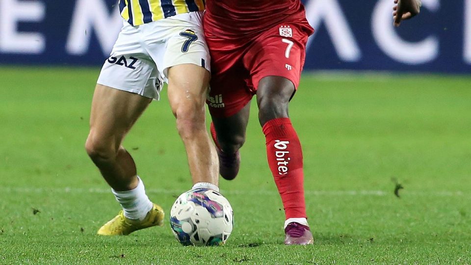 Sivasspor-Fenerbahçe maçının biletleri satışa çıktı
