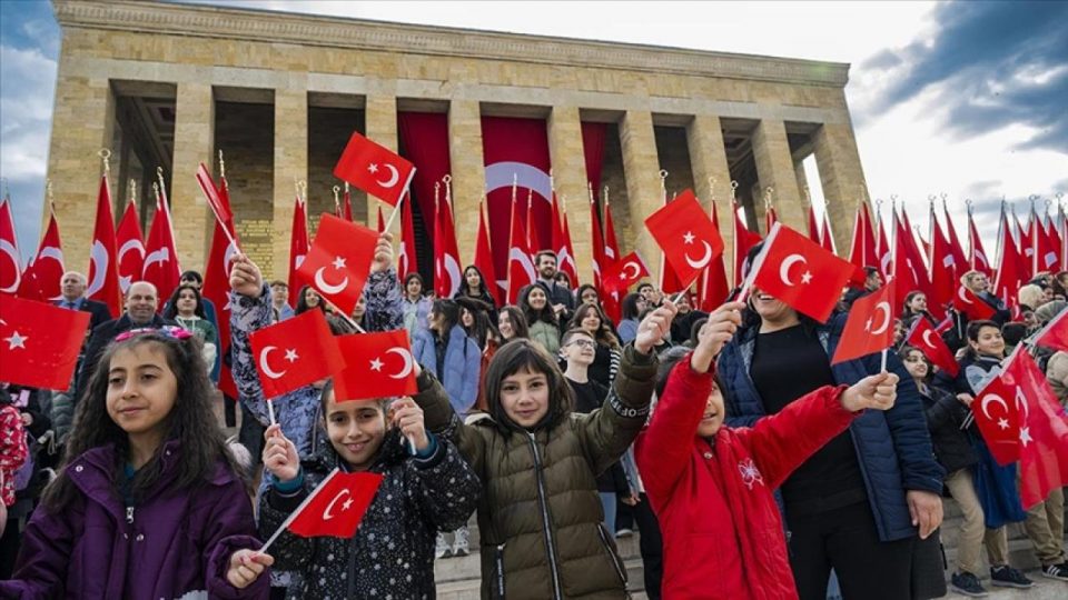 Spor camiasından 23 Nisan mesajları