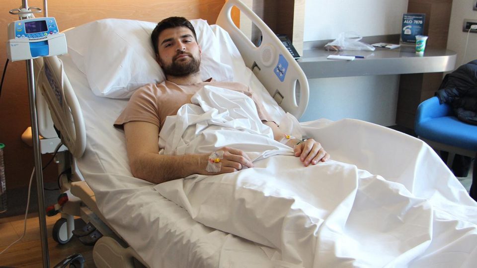 Beşiktaş kalecisi Ersin Destanoğlu ameliyat edildi