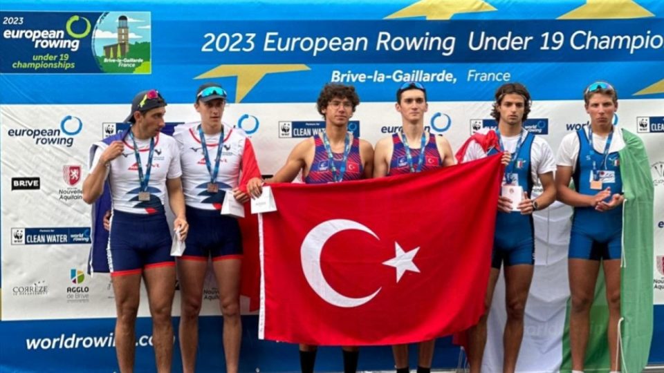 Milli kürekçilerden 2’si altın 3 madalya