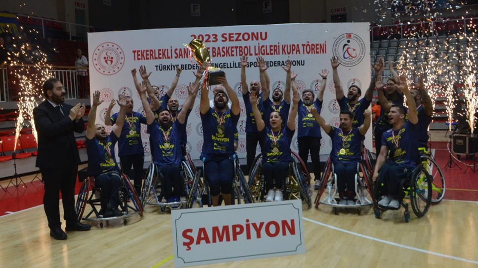 Tekerlekli Sandalye Basketbolunda şampiyon Fenerbahçe