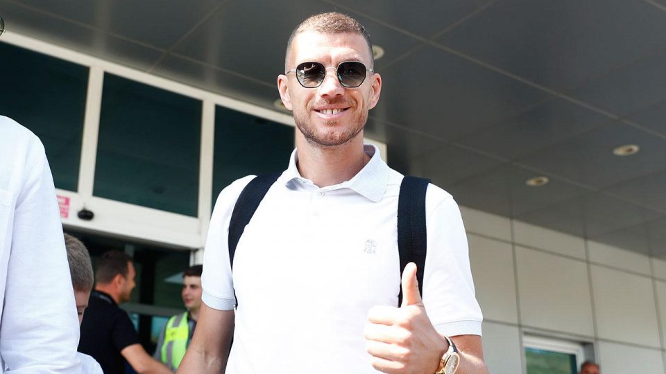 Fenerbahçe, Bosna Hersekli golcü Edin Dzeko’yla 2 yıllık sözleşme imzaladı