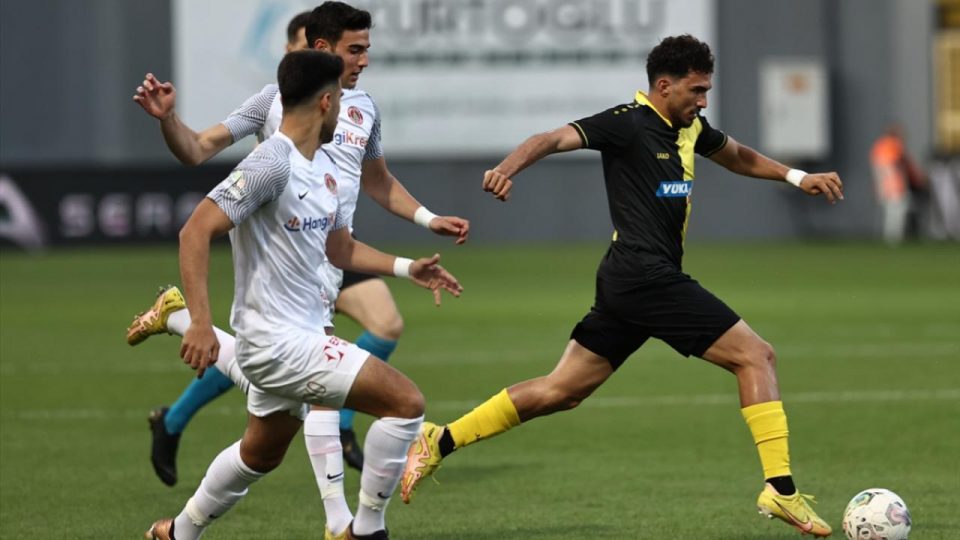 İstanbulspor Ümraniyespor’u ağırlıyor