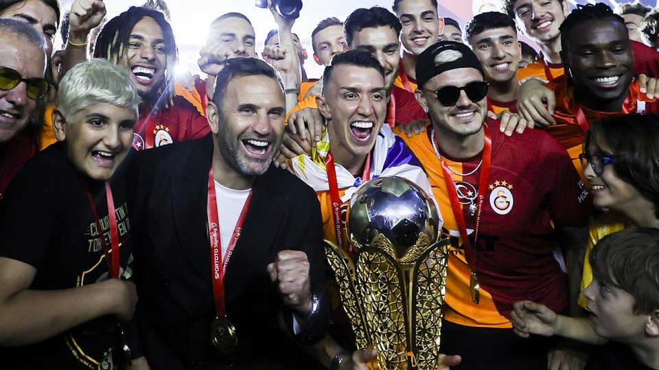 Okan Buruk’un sözleşmesi uzatıldı