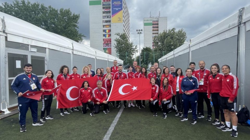 Polonya’da milli sporcular Avrupa Oyunları Köyü’nde bayramlaştı