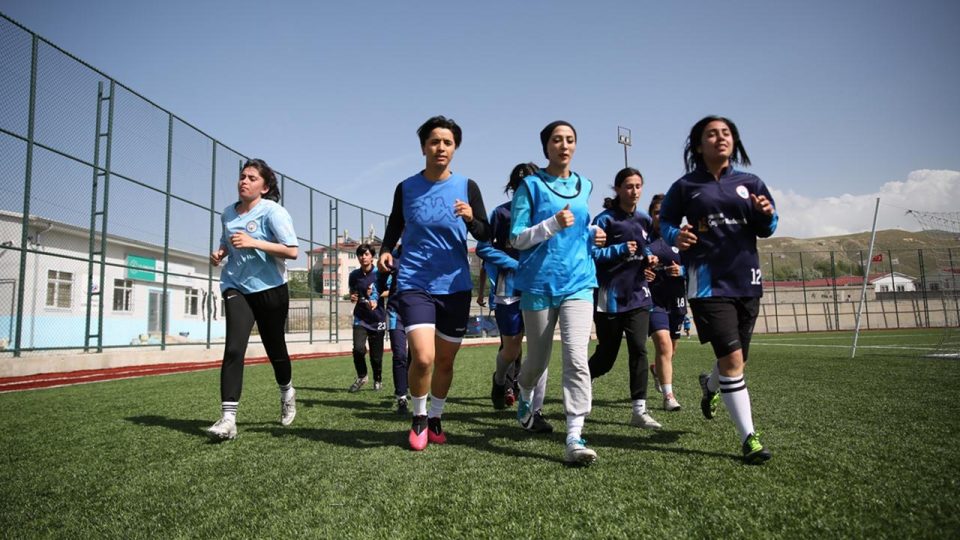 Vanlı kadın futbolcular 2. lig hedefine odaklandı