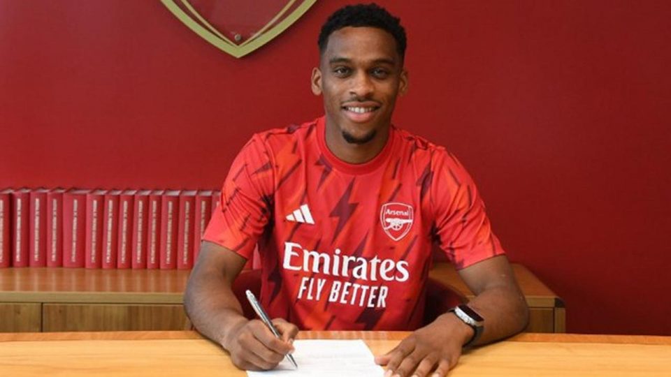 Arsenal Ajax’tan Hollandalı futbolcu Jurrien Timber’i transfer etti