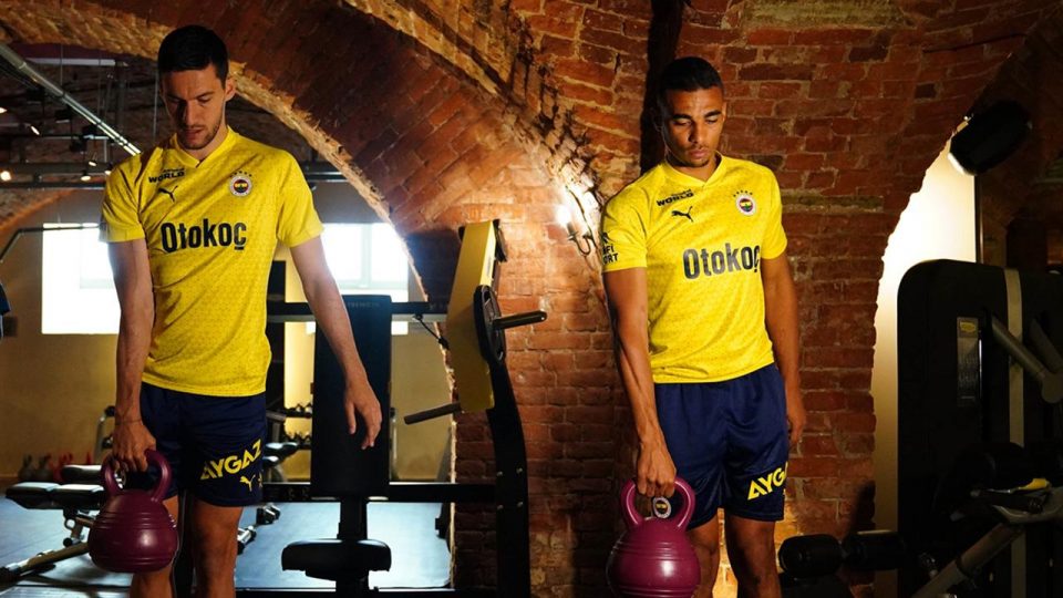 Fenerbahçe’de Umut Nayir ve Djiku Rusya kampına katıldı