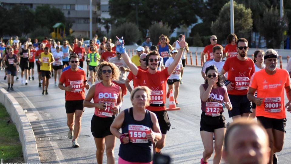 11. Uluslararası 9 Eylül İzmir Yarı Maratonu koşuldu