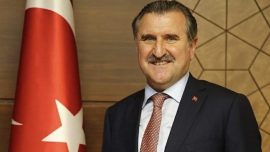 Bakan Osman Aşkın Bak İşitme Engelliler Güreş Milli Takımı'nı tebrik etti