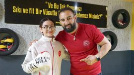 Balerin olması beklenirken kick boksda dünya üçüncüsü oldu