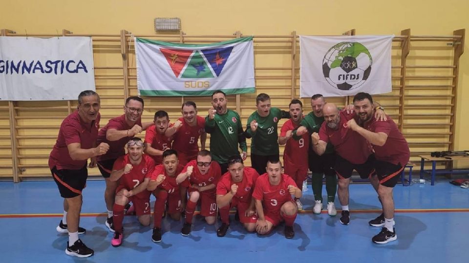 Down Sendromlu Futsal Milli Takımı, Avrupa Şampiyonası’nda yarı finale yükseldi