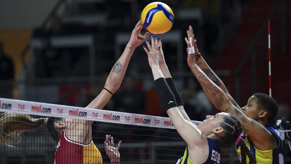 Voleybolda derbi heyecanı