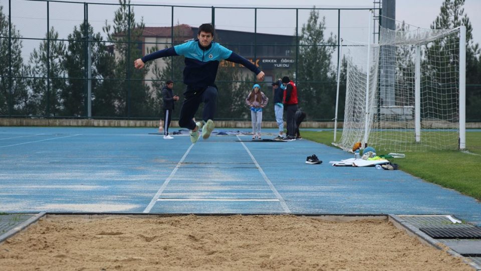 Özel atlet Muhammet Arif Çenesiz’in hedefi olimpiyat vizesi almak