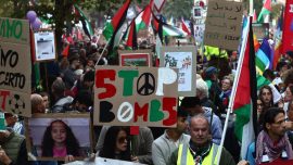 İtalya-İsrail maçı öncesi binlerce kişi İsrail'i protesto etti